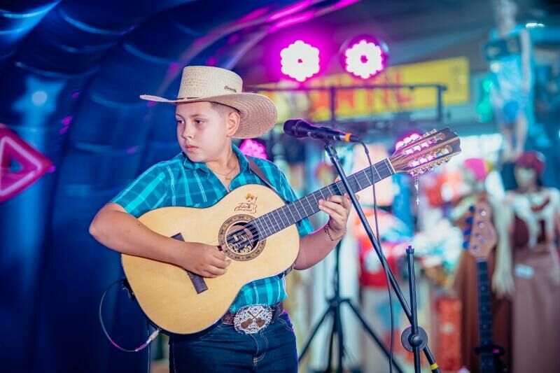 Imagem de compartilhamento para o artigo Chapadão do Sul recebe a 10ª edição do FESMORENA para gravar músicas de jovens talentos da MS Todo dia